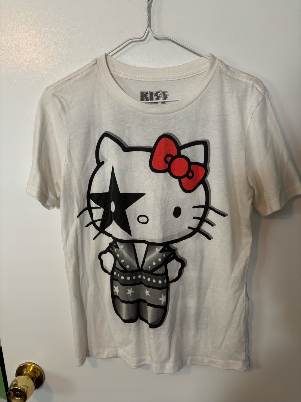 KISS x Hello Kitty Casual Feminine Graphic Tee Women’s Medium